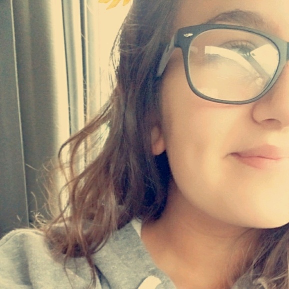 Meet your Posher, Jordyn - Picture 1 of 1